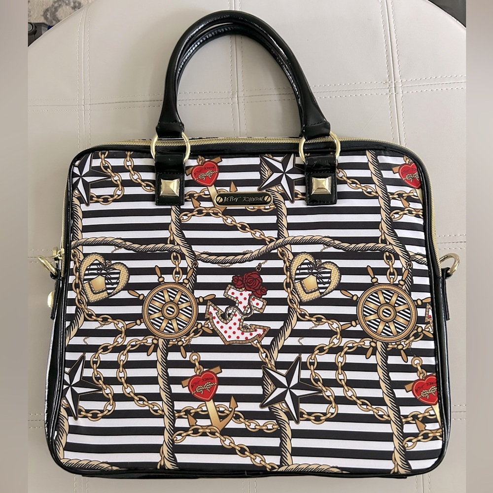 Betsy Johnson padded laptop bag